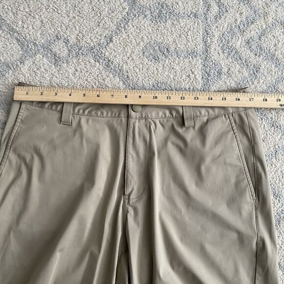 Rhone Shorts Mens 33 Khaki Commuter Performance Stretch Golf Tennis 8” I… - Picture 4 of 7